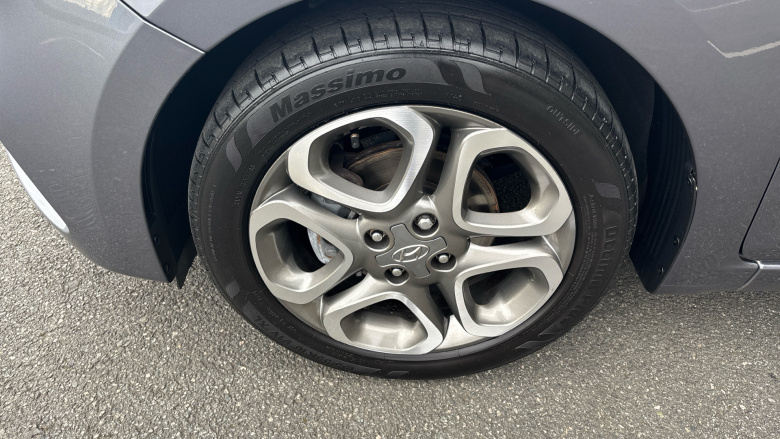 Hyundai i20 1.2 MPi Play 5dr Petrol Hatchback